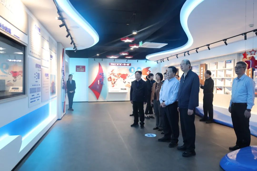 省政協(xié)調(diào)研組來(lái)泉港區(qū)開(kāi)展海洋資源保護(hù)與開(kāi)發(fā)專題調(diào)研